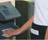 Amazon teste le paiement biométrique par reconnaissance de la main