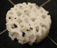 Des chercheurs ont créé une encre dédiée à l'impression 3D de tissus osseux in situ