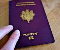 Des passeports plus sécurisés grâce au polycarbonate et à la gravure laser