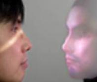 Humaniser le visage des robots tient notamment à un masque et une image 3D