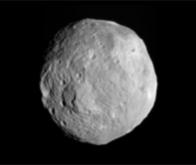 La sonde Dawn en orbite autour de l'astéroïde Vesta