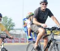 Le casque obligatoire réduit de moitié le nombre de traumatismes crâniens chez les cyclistes