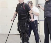L'hôpital Henri Gabrielle se dote d'un exosquelette pour aider les patients à retrouver l'usage de ...