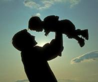 Lien entre paternité précoce et mortalité prématurée