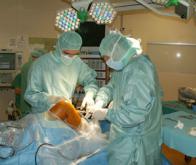 Première mondiale pour la pose de prothèse de hanche "par i-pod" à Roanne