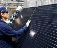 Repenser la conception des panneaux solaires pour faciliter la production de masse
