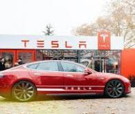 Tesla lance une assurance auto qui s'ajuste en temps réel au comportement du conducteur
