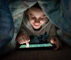 Limiter les écrans le soir améliore les résultats scolaires