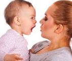 Parler aux enfants dès leurs naissance favorise leur développement cognitif