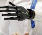 Une main bionique qui peut fonctionner pendant des années...