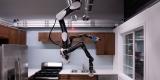 Toyota présente un robot suspendu au plafond pour aider les personnes âgées Toyota présente un robot suspendu au plafond pour aider les personnes âgées